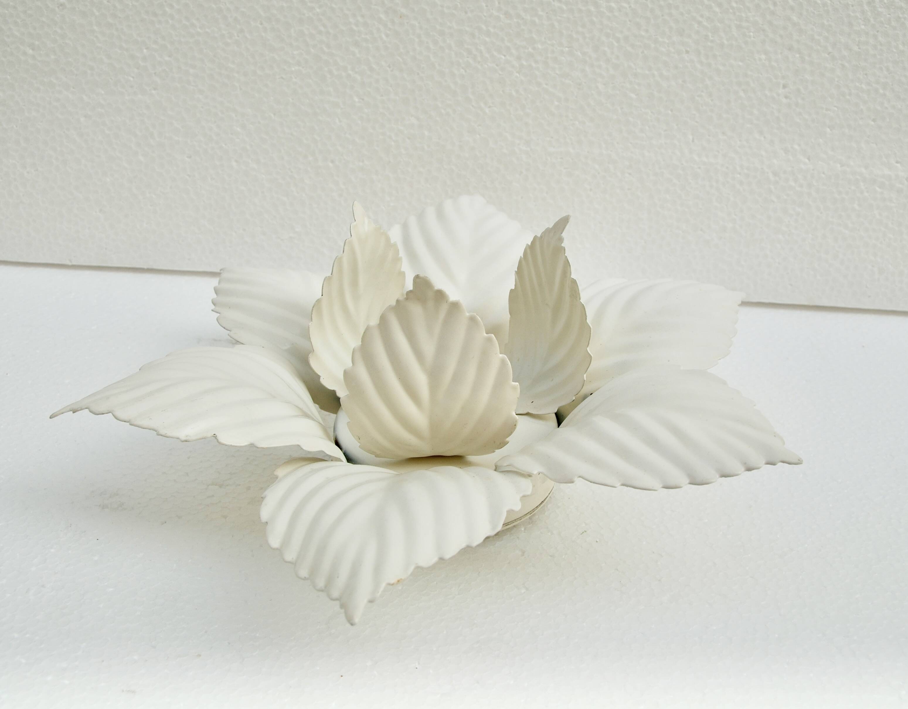 White flower wall light in metal Masca Italy 1970s