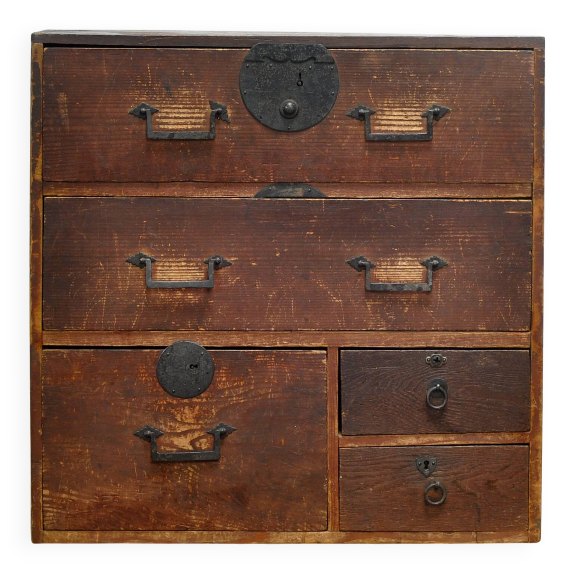 Small Japanese chest of drawers, circa 1900