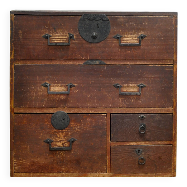 Petite commode japonaise, vers 1900