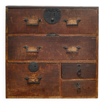 Petite commode japonaise, vers 1900
