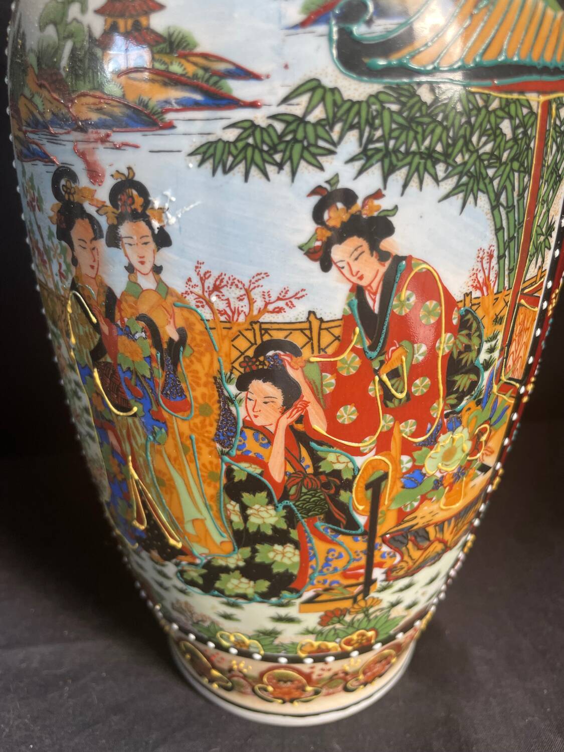 Chinese porcelain vase, signed, 20th century