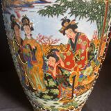 Chinese porcelain vase, signed, 20th century