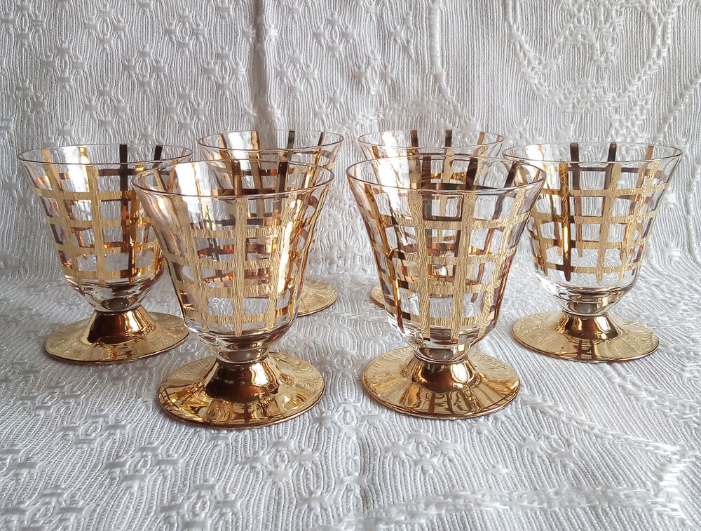 Suite de 6 verres dorés