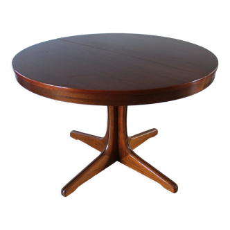 Baumann extendable round table