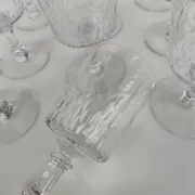 9 grands verres en cristal de Baccarat, modèle Champigny.