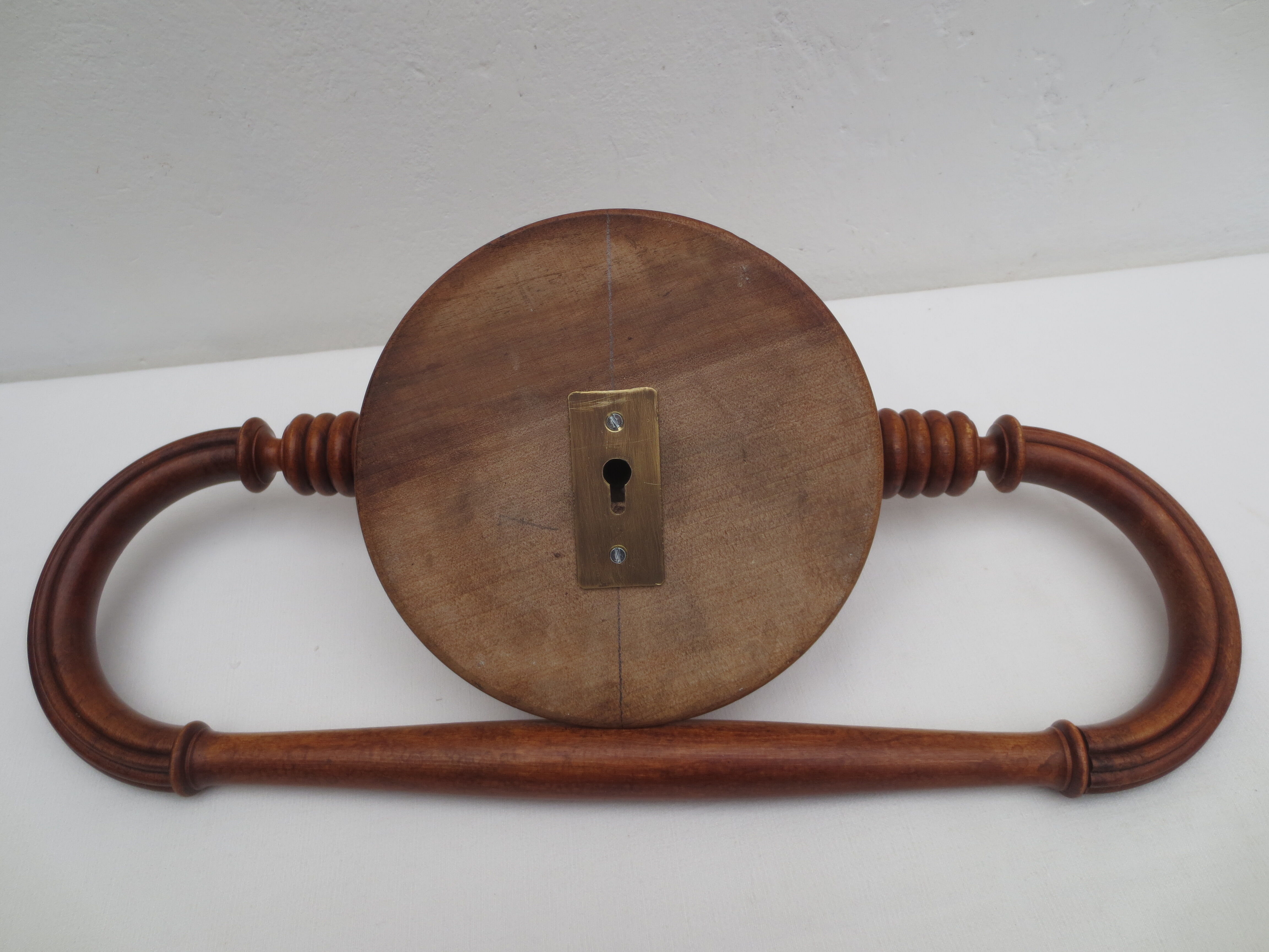 Oval-shaped bed sky