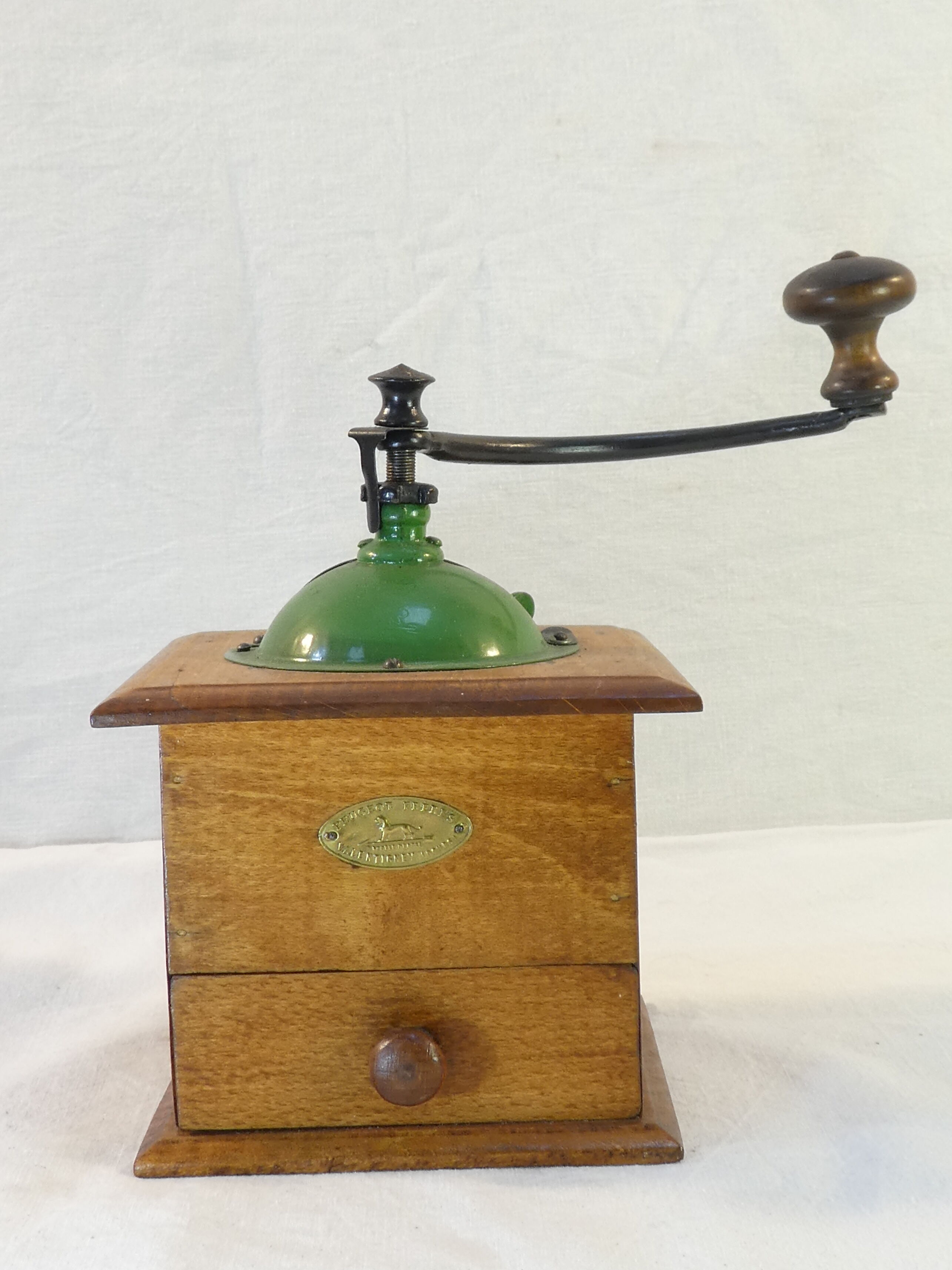 Coffee mill PEUGEOT FRERES Valentigney DOUBS functional