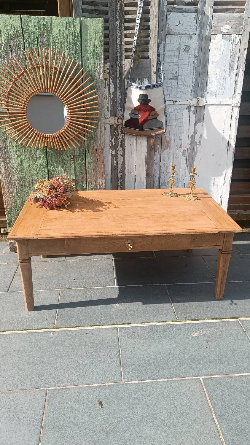 Solid wood coffee table with drawer and original key.