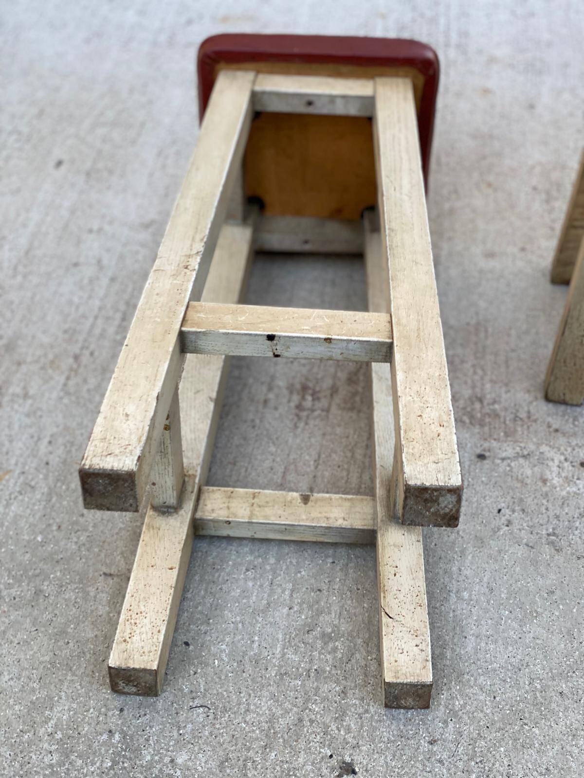 Square high bar stools in solid wood with burgundy leather 83cm