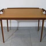 Table d'appoint plateau de service Aase Dreieri Ganddal Norvège  en teck et chêne années 1960