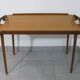 Table d'appoint plateau de service Aase Dreieri Ganddal Norvège  en teck et chêne années 1960