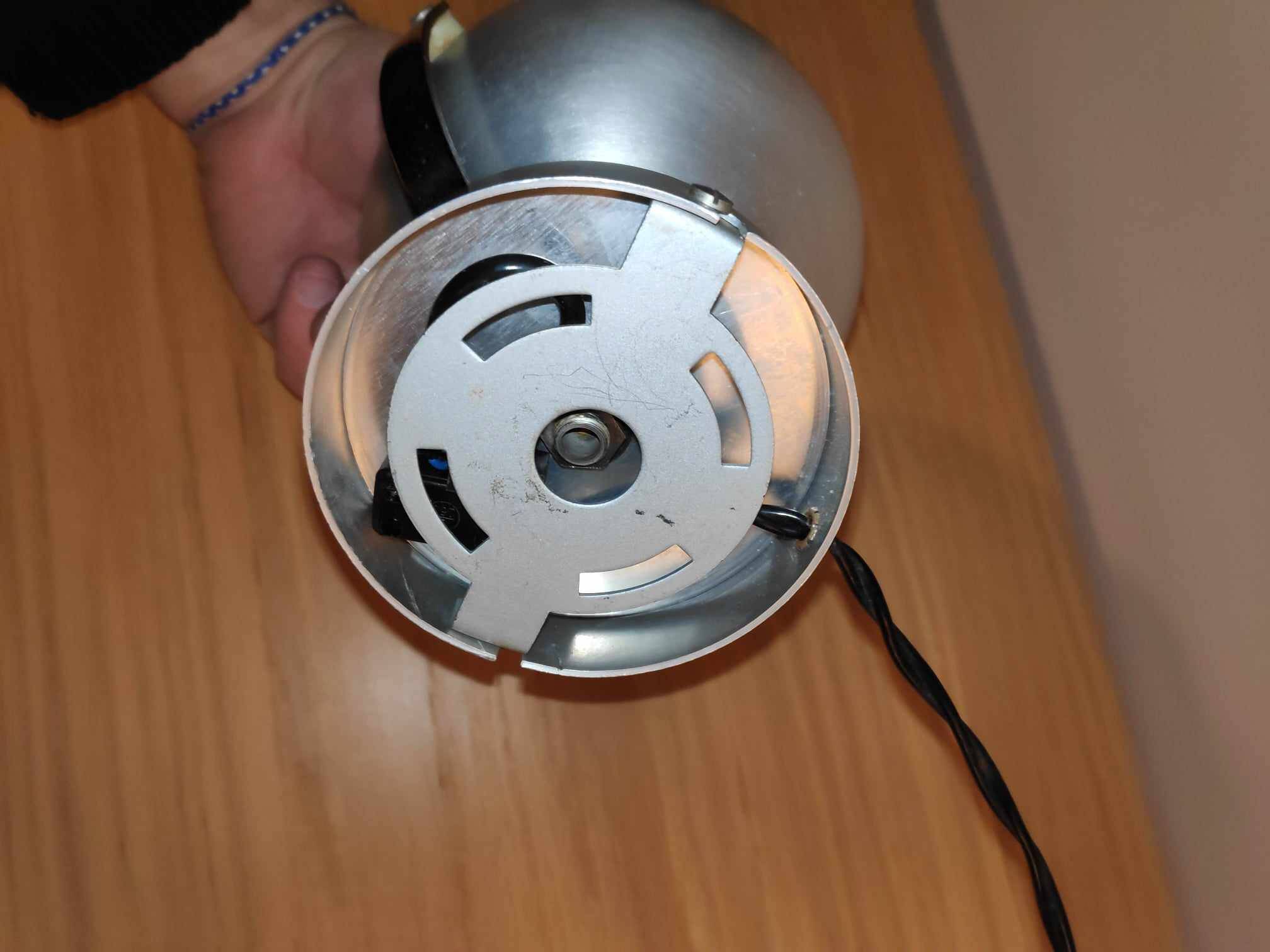 Eyeball wall or table lamp