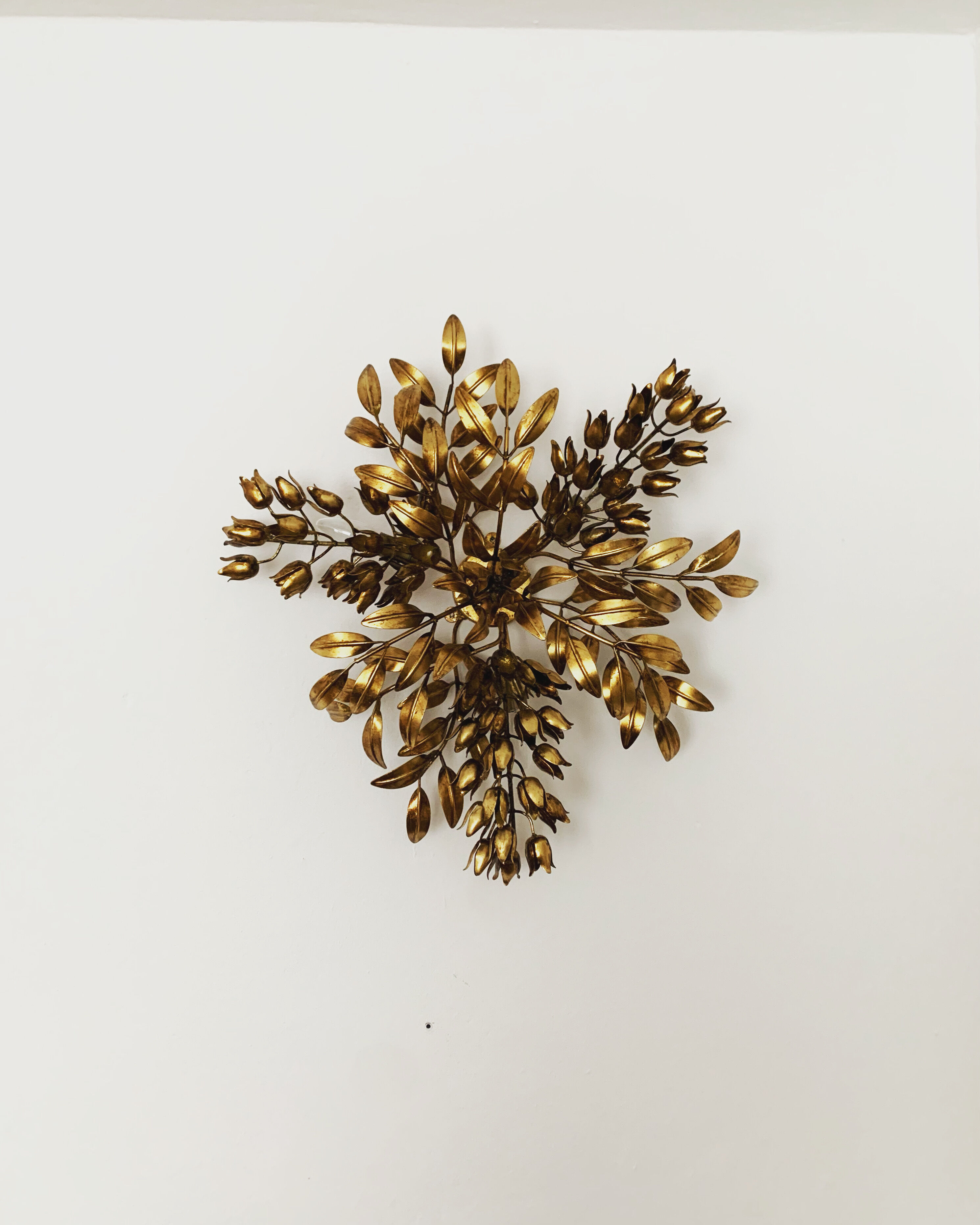 Gilded Italian Hollywood Regency metal wall lamp or flush light by Hans Kögl