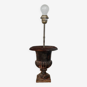 Medici cast iron table lamp