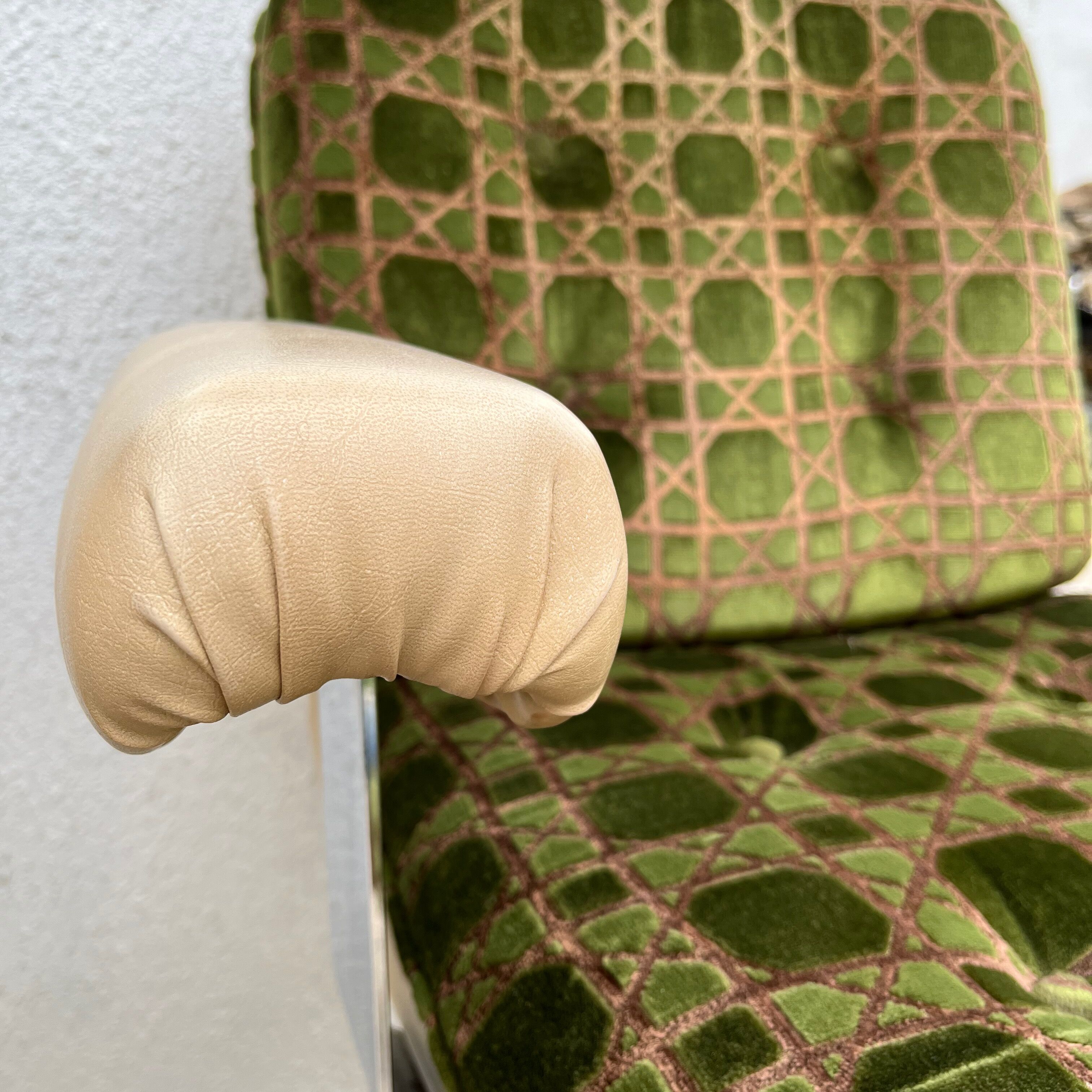 Set of two swivel chairs