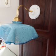 Applique murale Vintage opaline drapée verre de Clichy bleue mouchetée.
