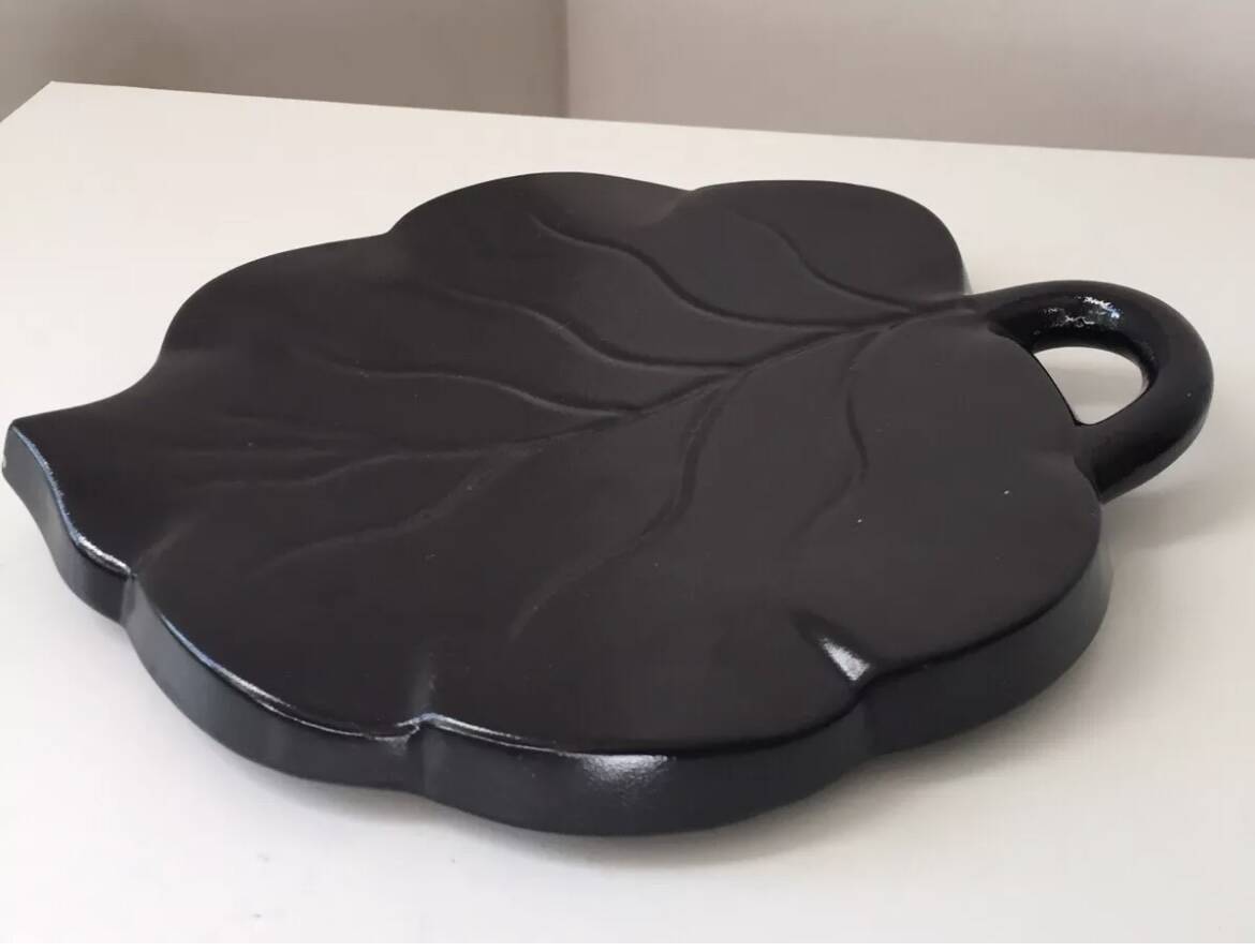 Plateau fromage en céramique feuille noire Vintage 1950