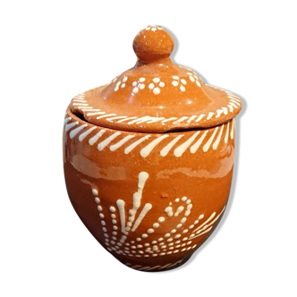 Sugar bowl and portuguese terracotta honey pot