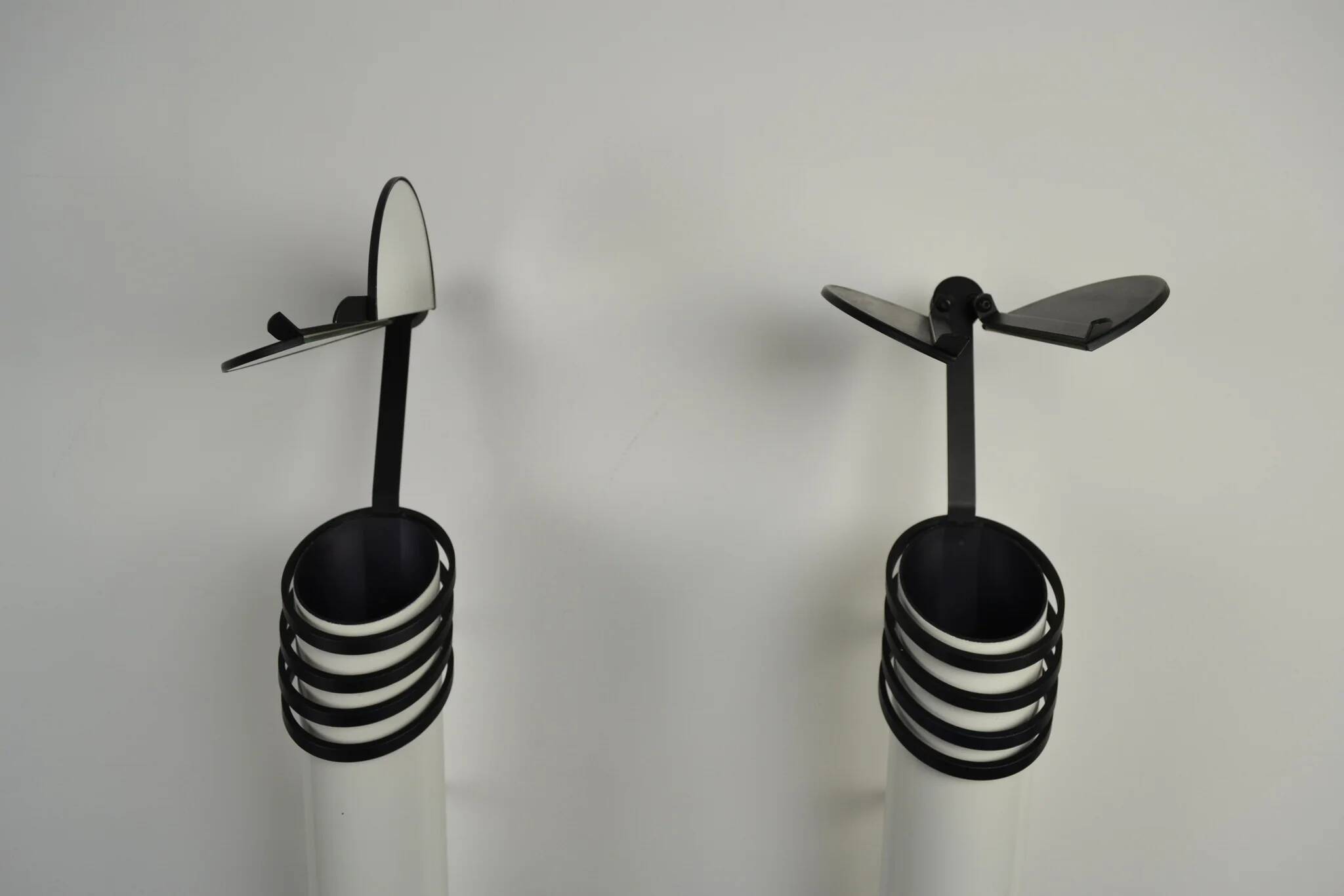 A pair of white “Skarabé” wall lamps by Stig Ahlström and Clas Kock for Ateljé Lyktan, Sweden, 1980s
