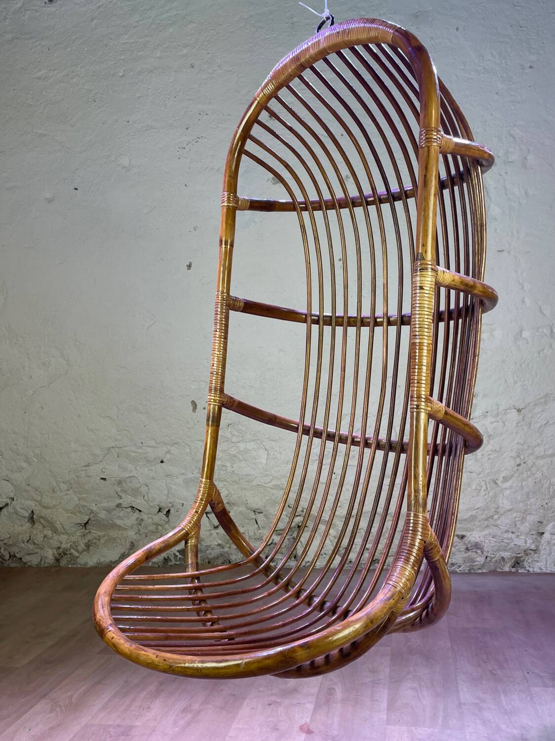 Fauteuil suspendu en rotin vintage