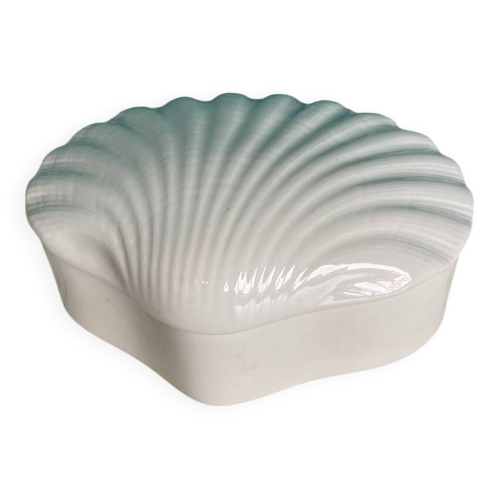 Heinrich white porcelain shell box