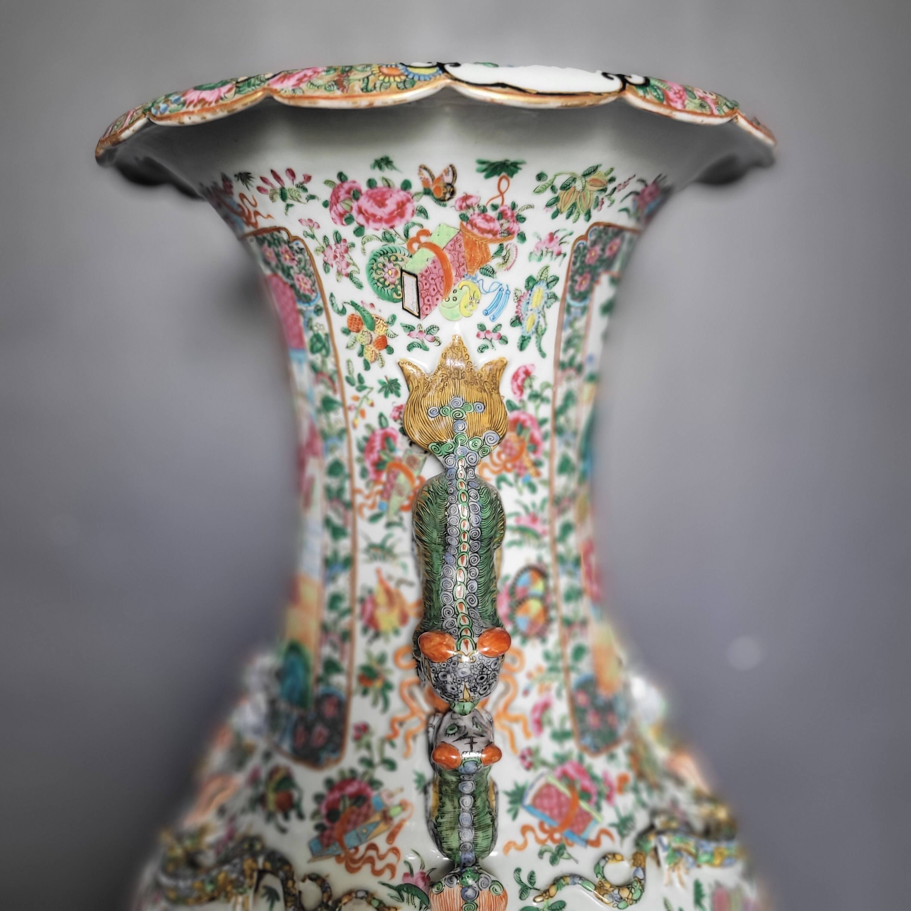 Very large Chinese vase (92 centimeters)