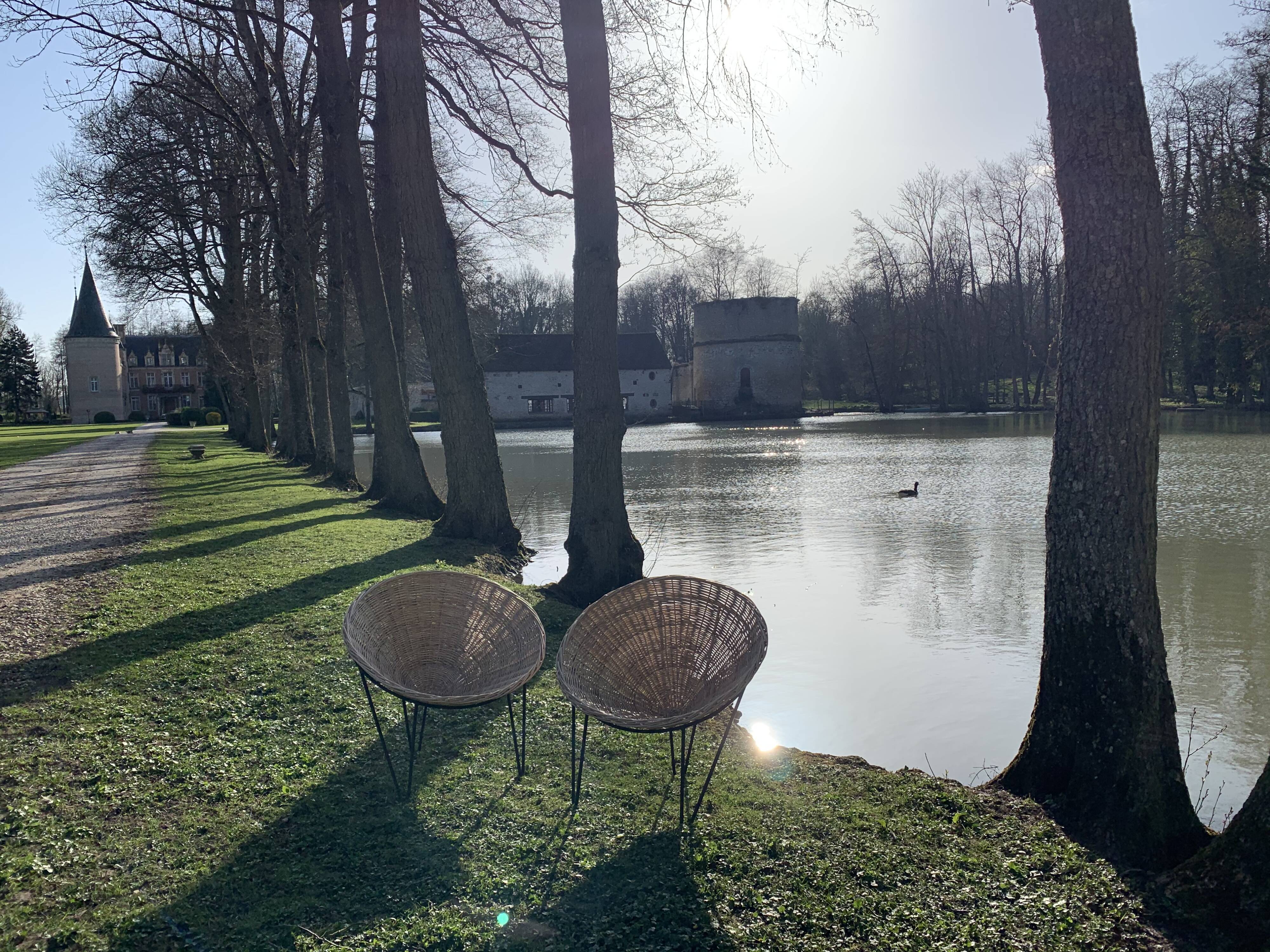 Pair of wicker armchairs