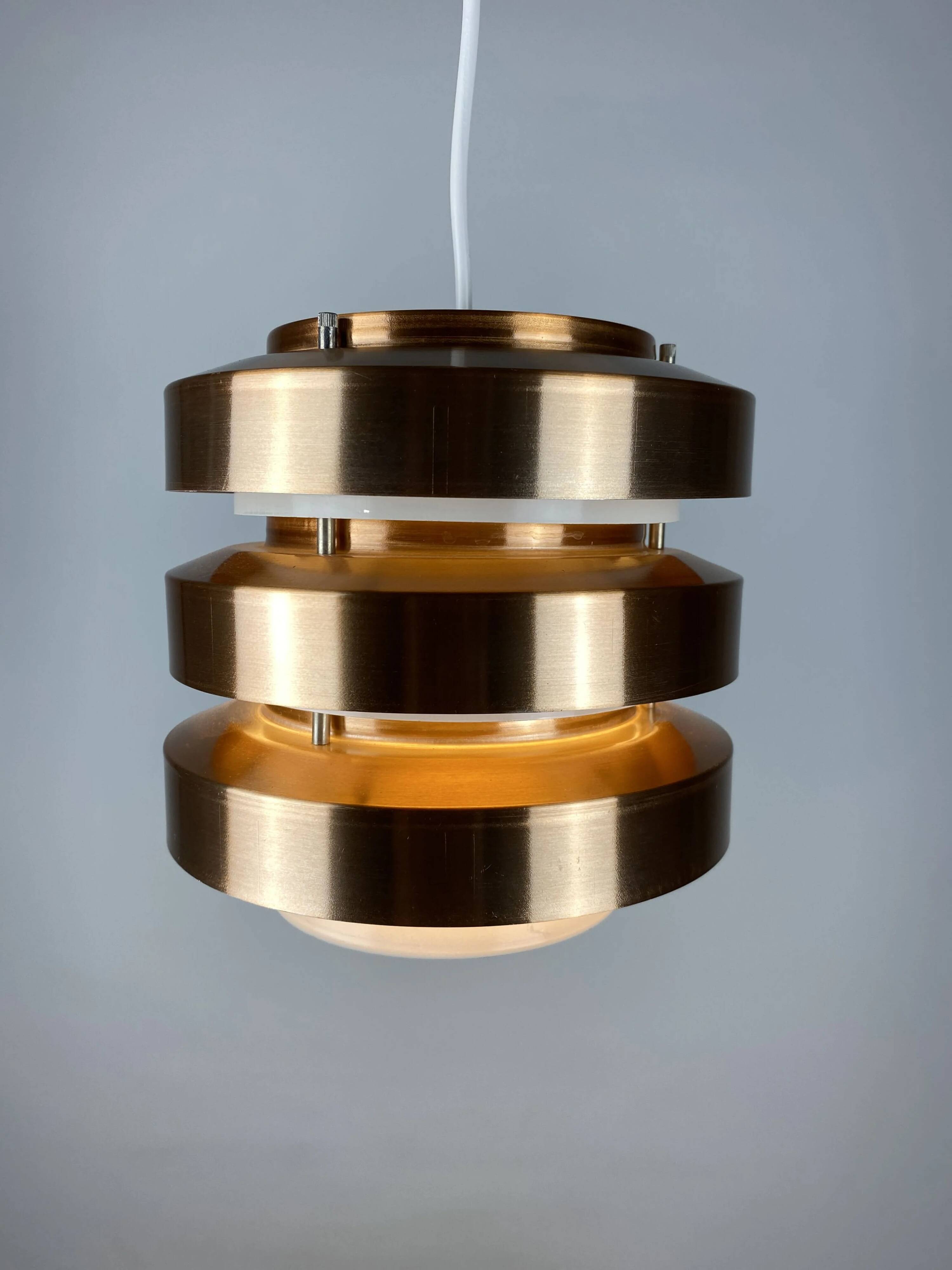 Suspension manufactured by VEB Metalldrücker Halle of the GDR (East Germany) 1970