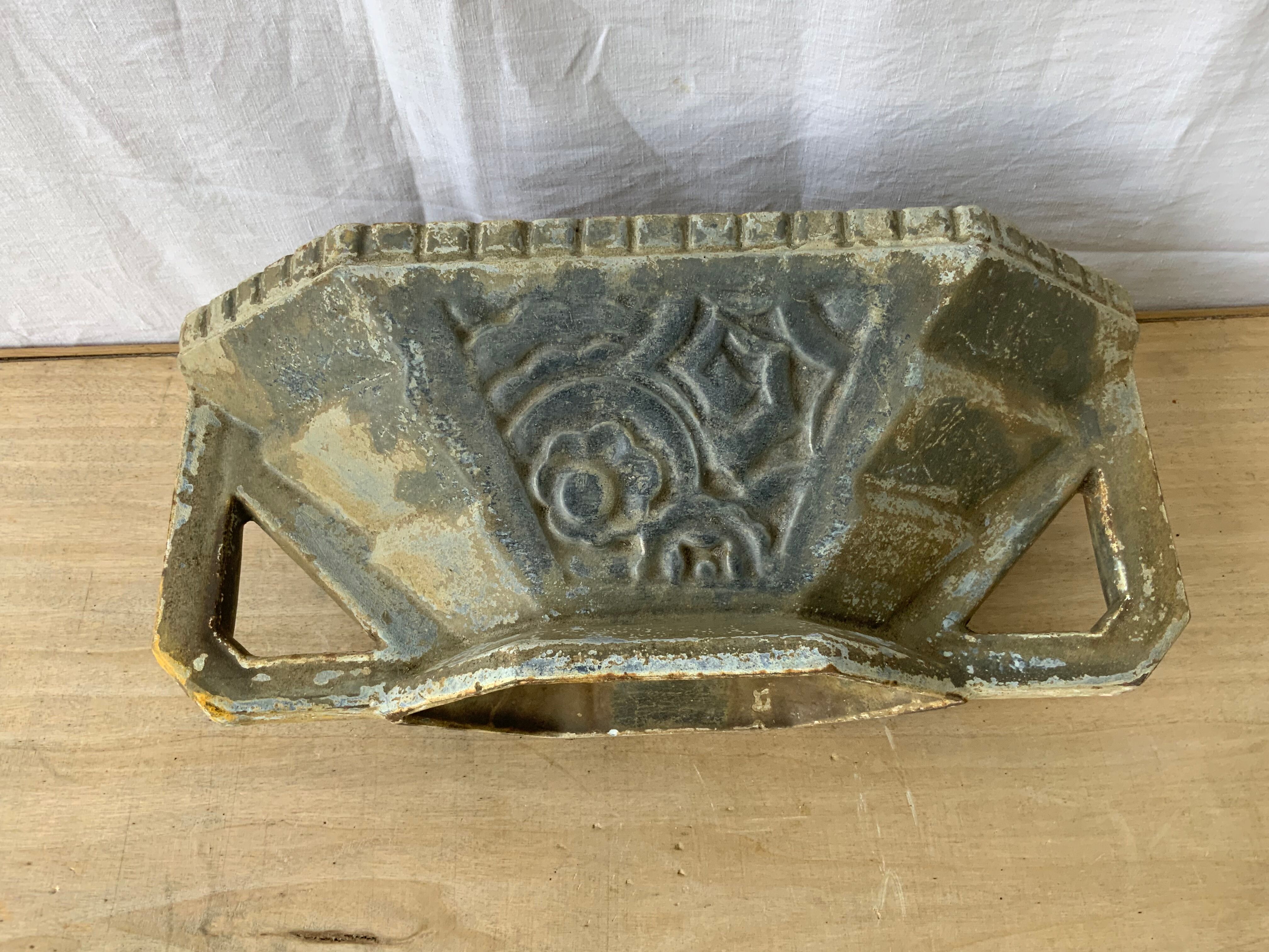 Cast iron planter