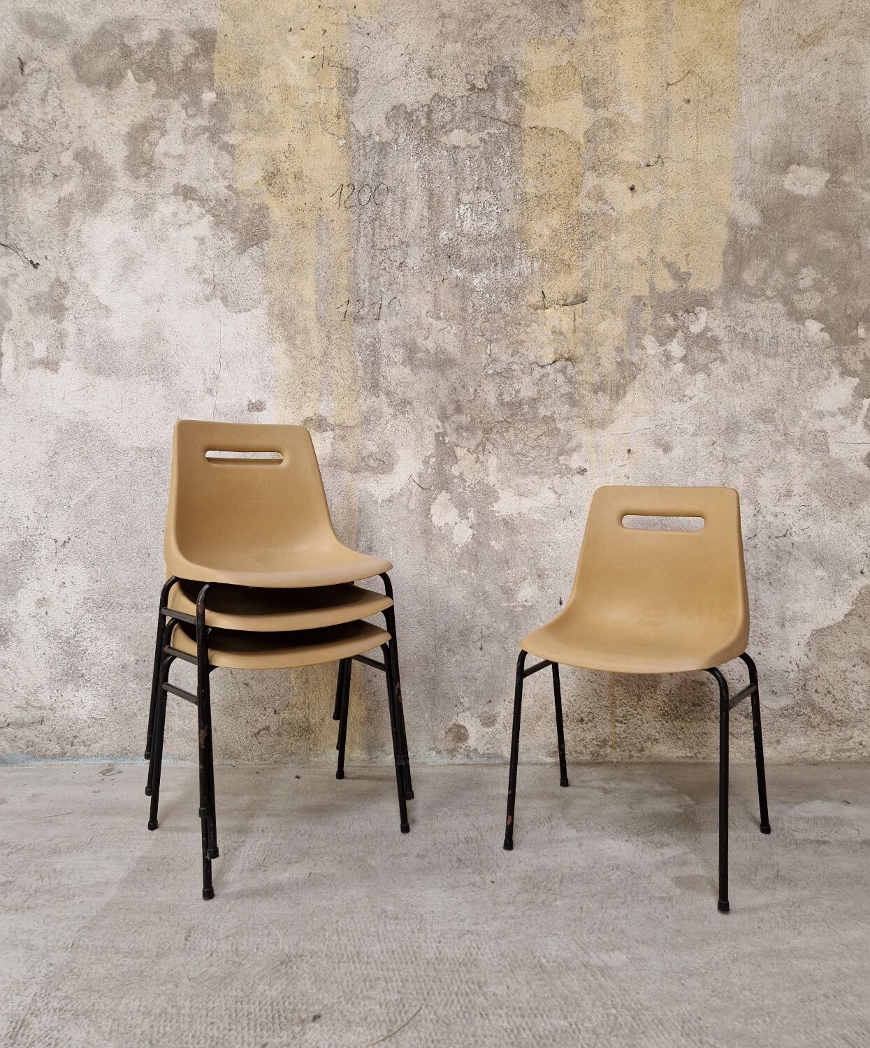 4 chaises Grosfillex vintage