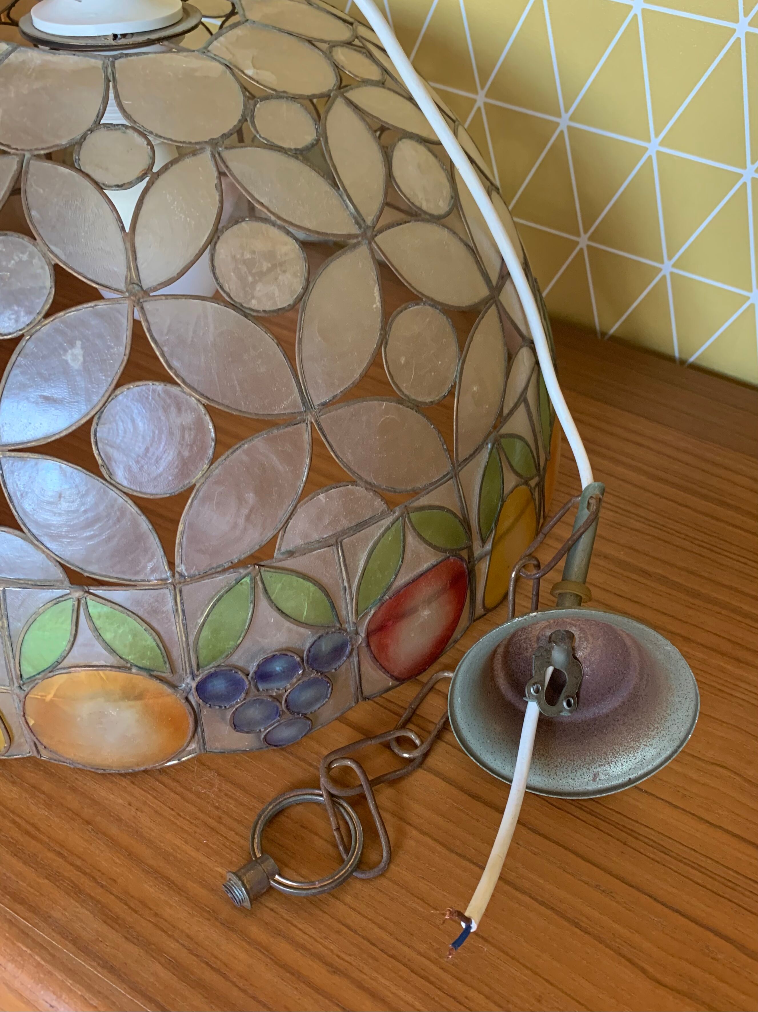 Mother-of-pearl pendant lamp, fruit theme