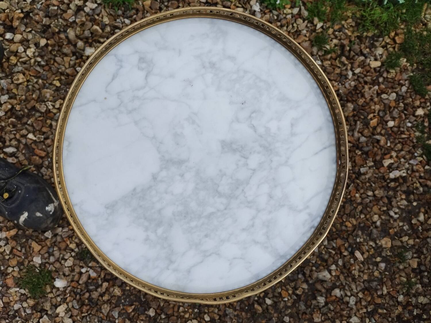 Table de chevet plateau marbre style louis xvi