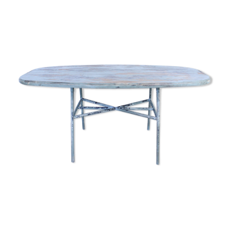 Oval table