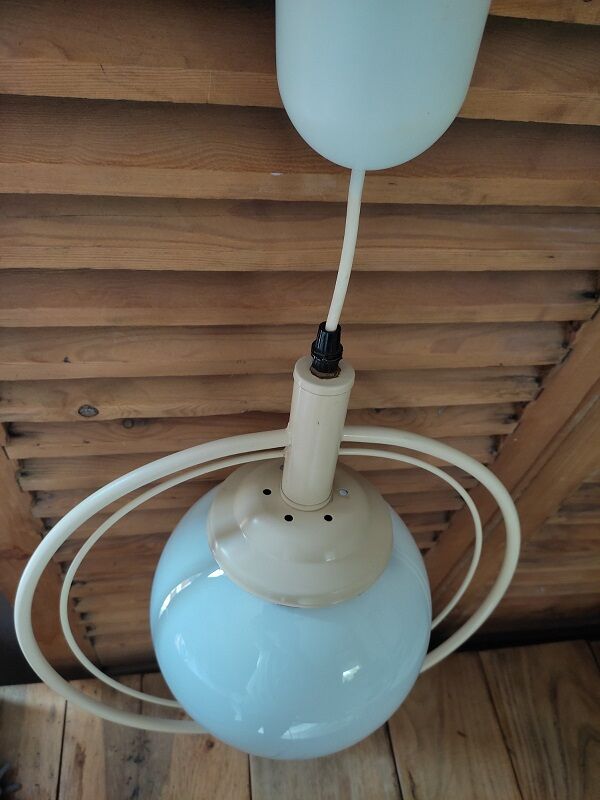 Suspension plafonnier lampe globe opaline métal écru dp 1121b67 ancien
