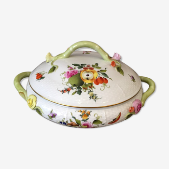 Soupiere ou legumier porcelaine Hongroise Herend a decor de fruits et de fleurs