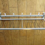 Coat rack style luggage rack