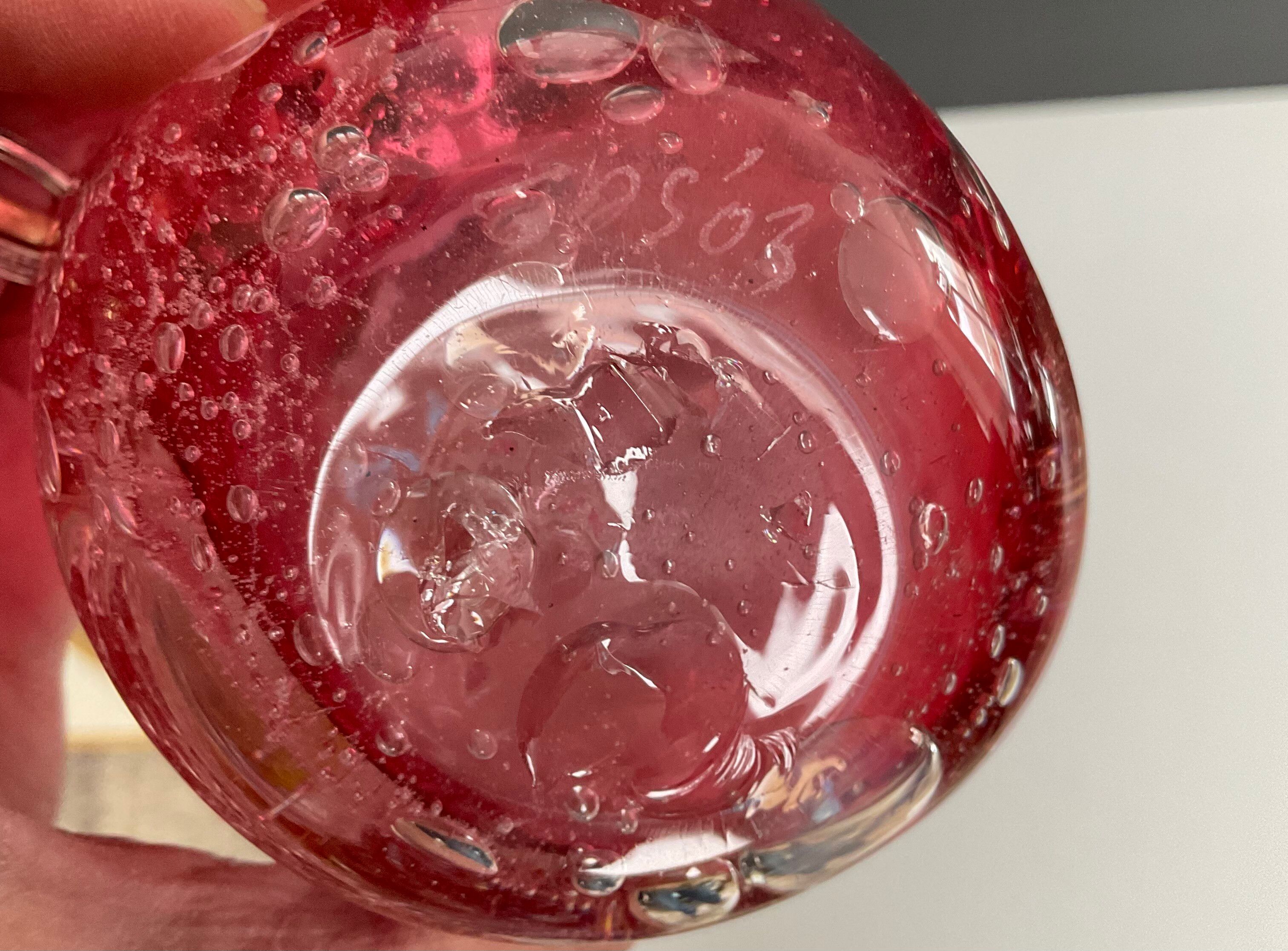Vintage vase signed in bubble glass.