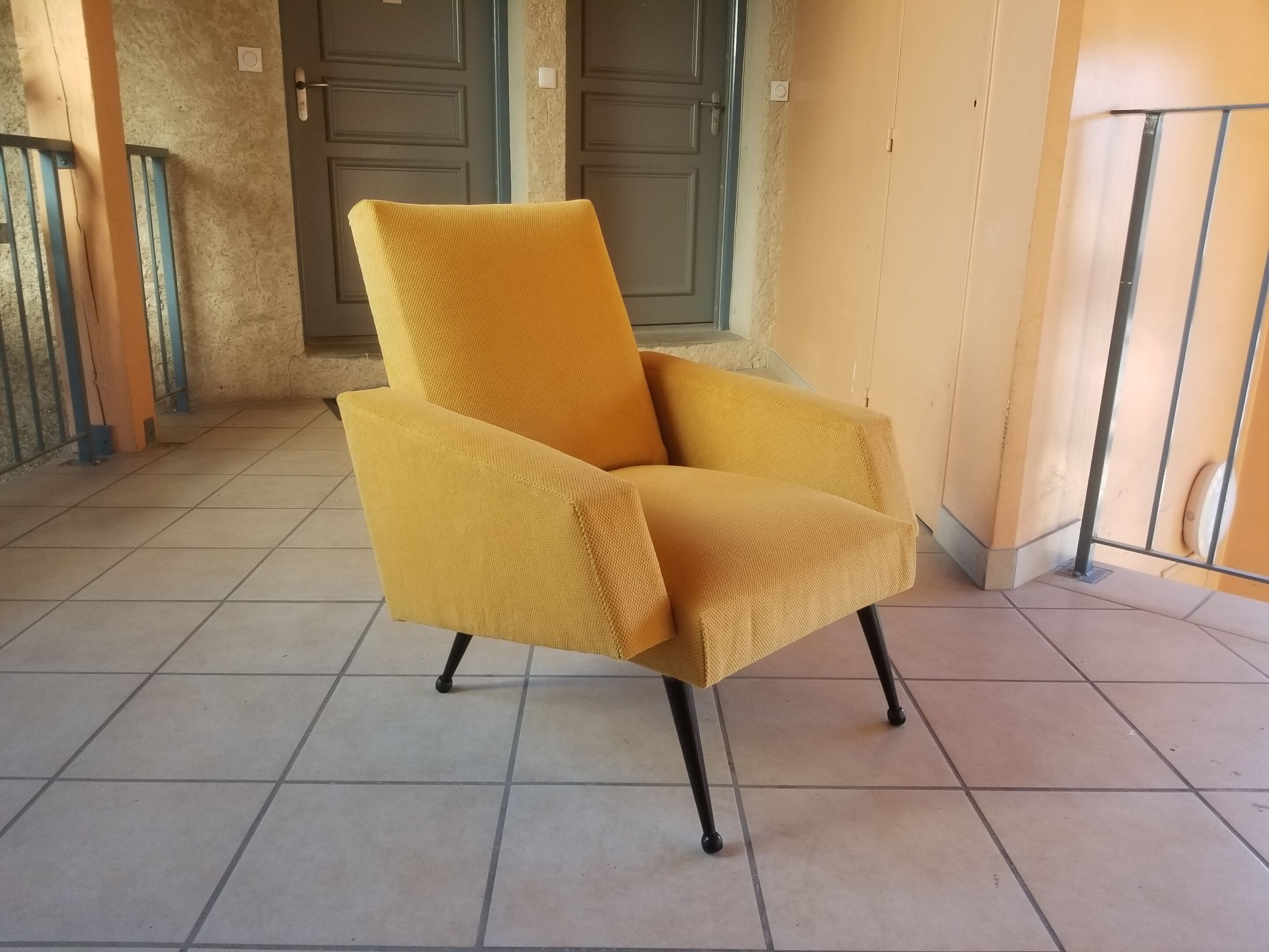 Wine armchair 60s fully restored