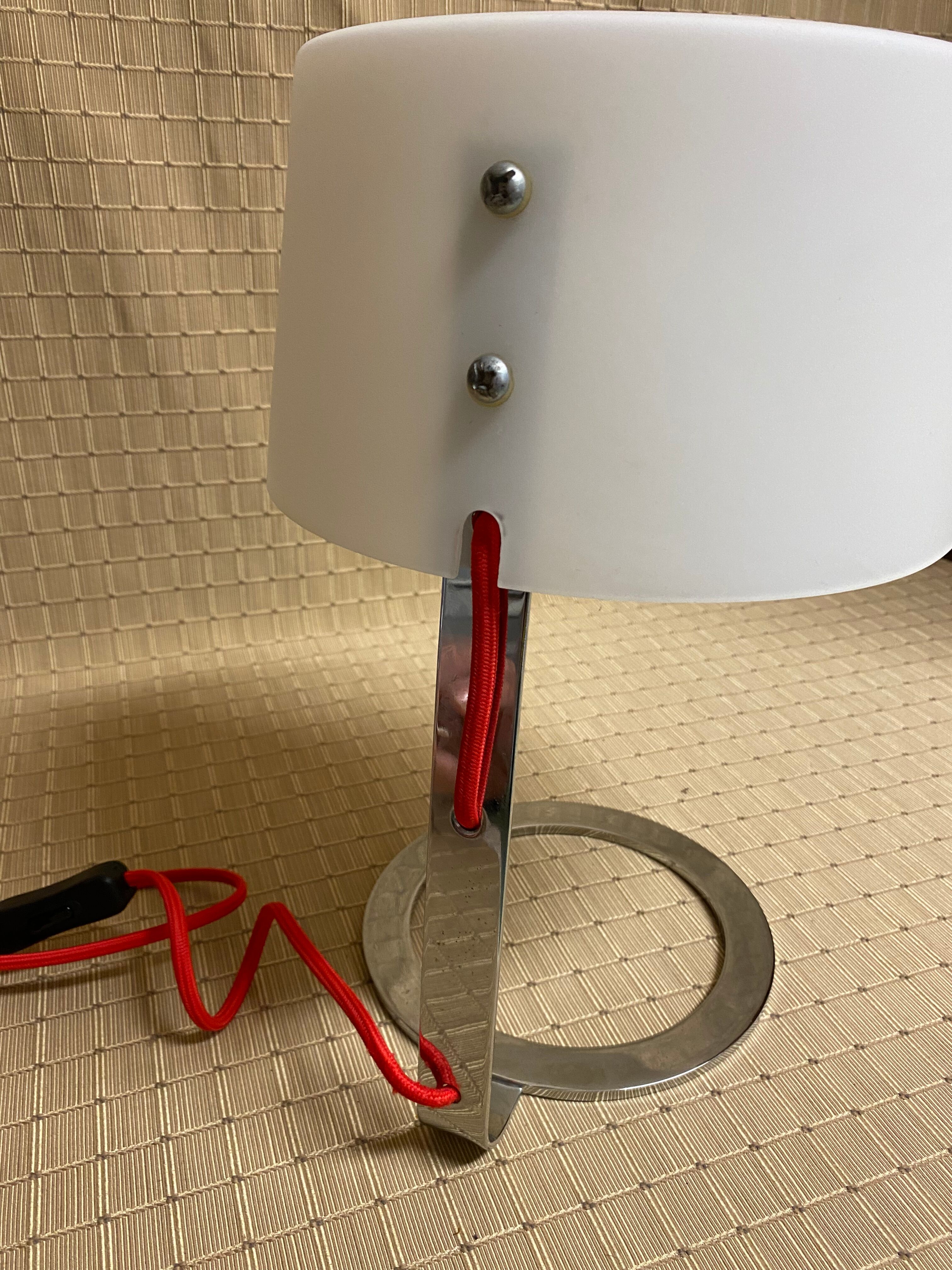 Lampe de table verre blanc design