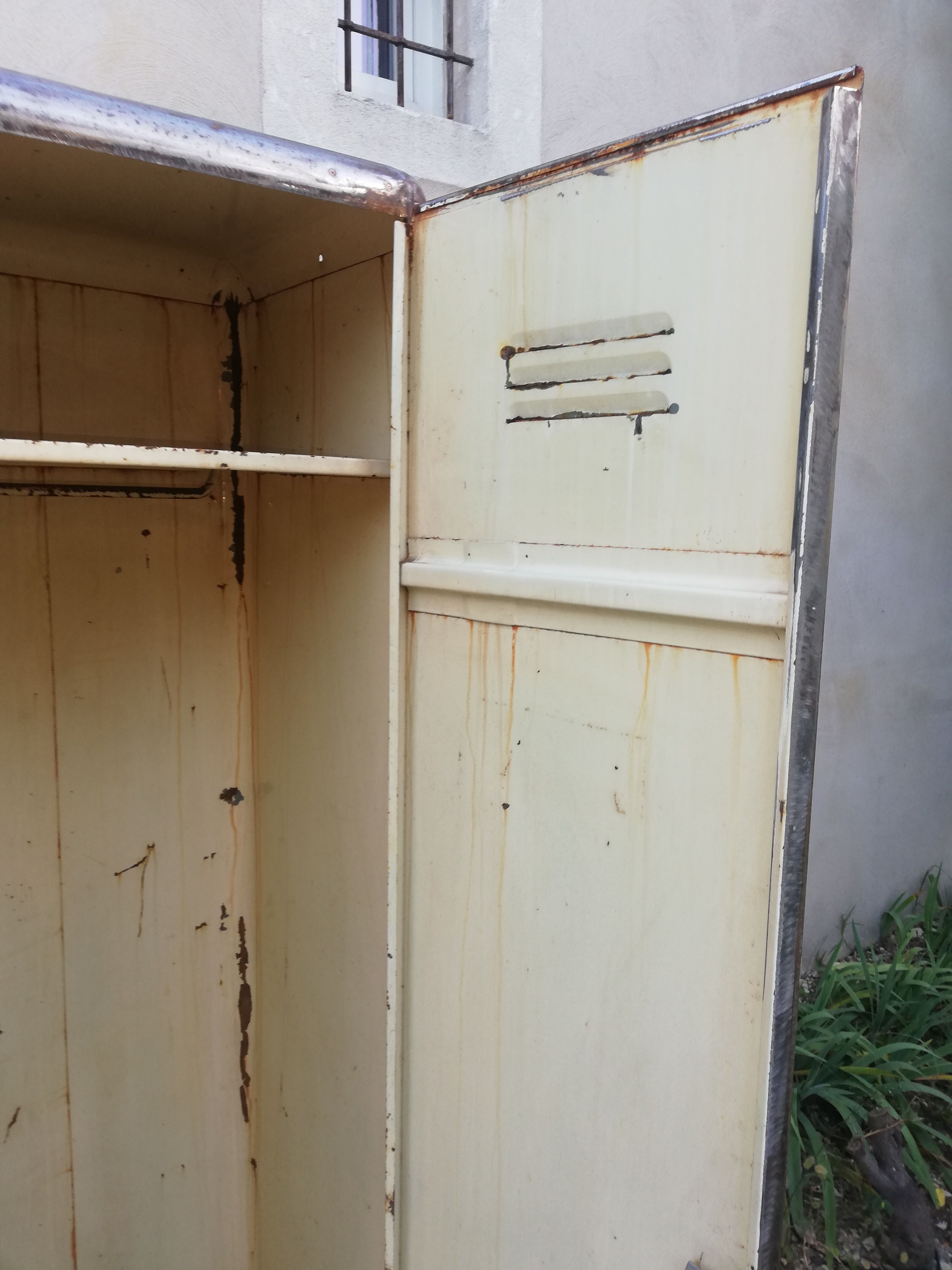 Iron factory cloakroom