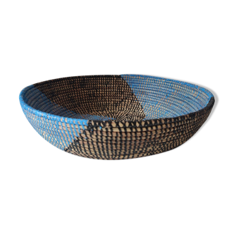 Braided wicker fruit basket