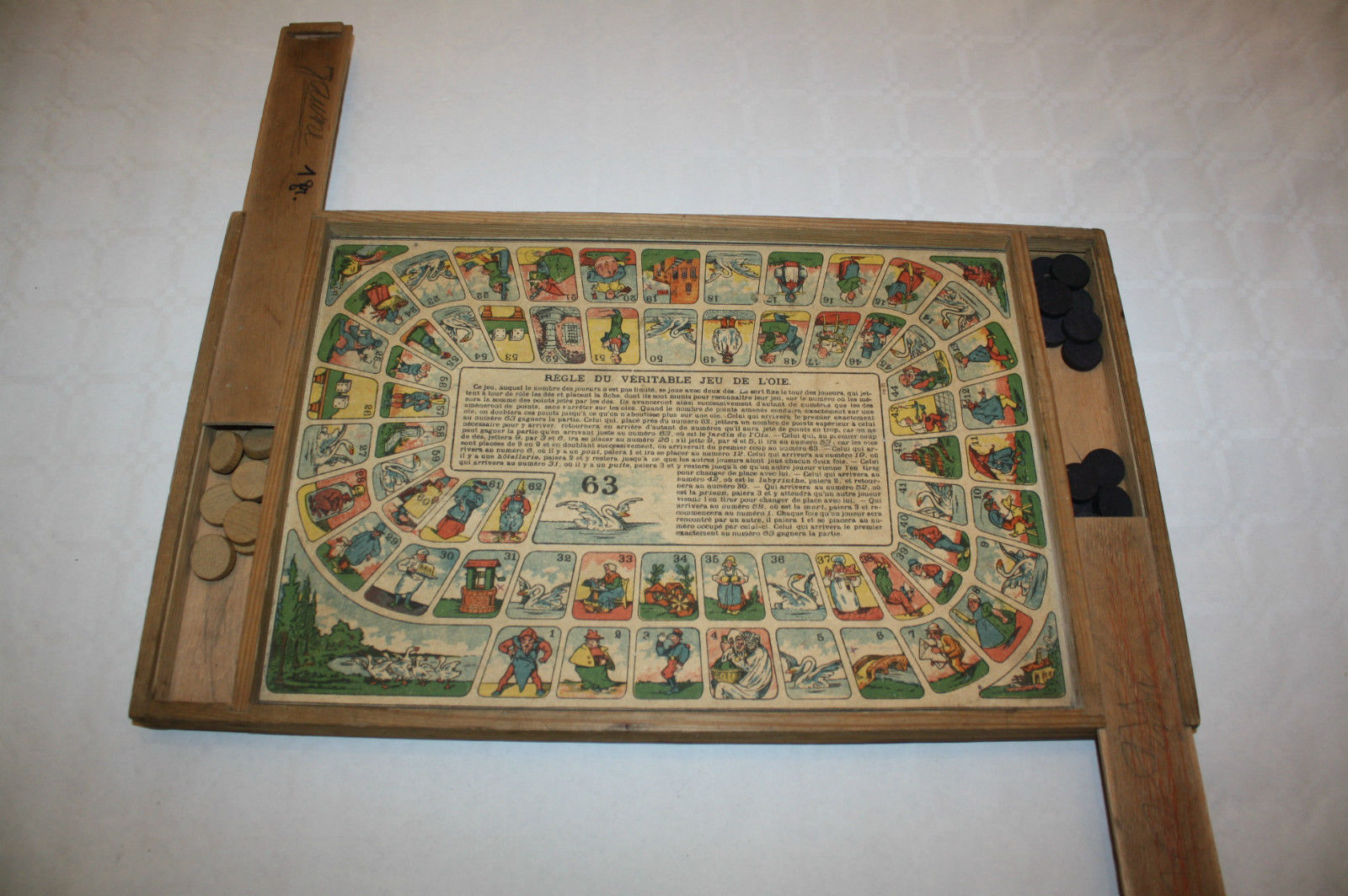 Ancient game of goose and ladies "La Grange"
