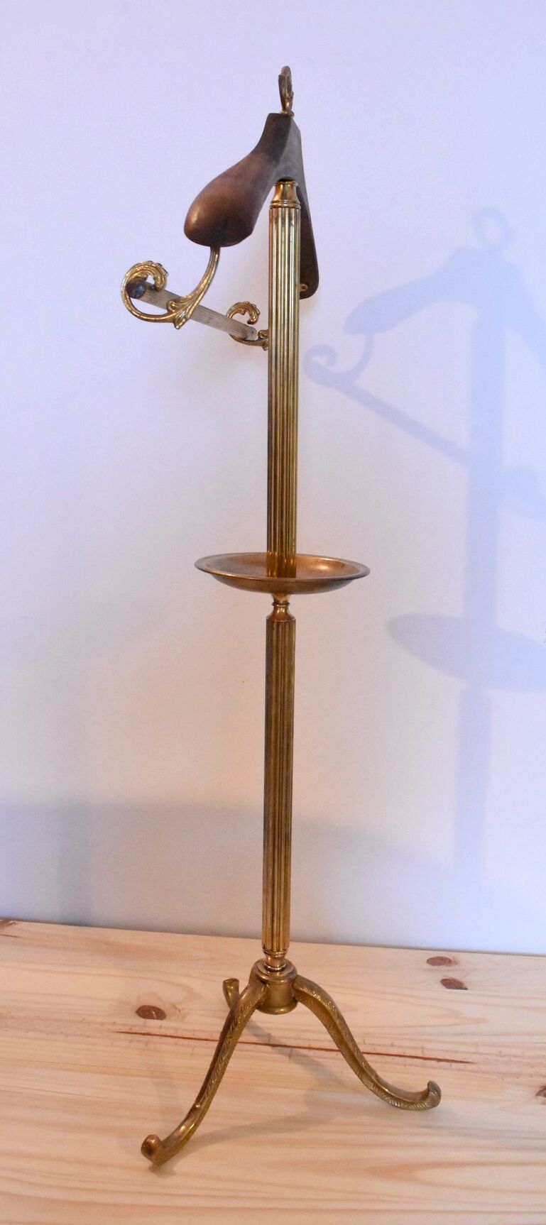 Retro night valet in brass and wood in Neoclassical style