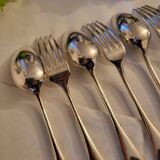 12 couverts de table en métal argenté modèle Baguette