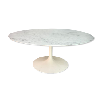 Coffee table by Eero Saarinen for Knoll