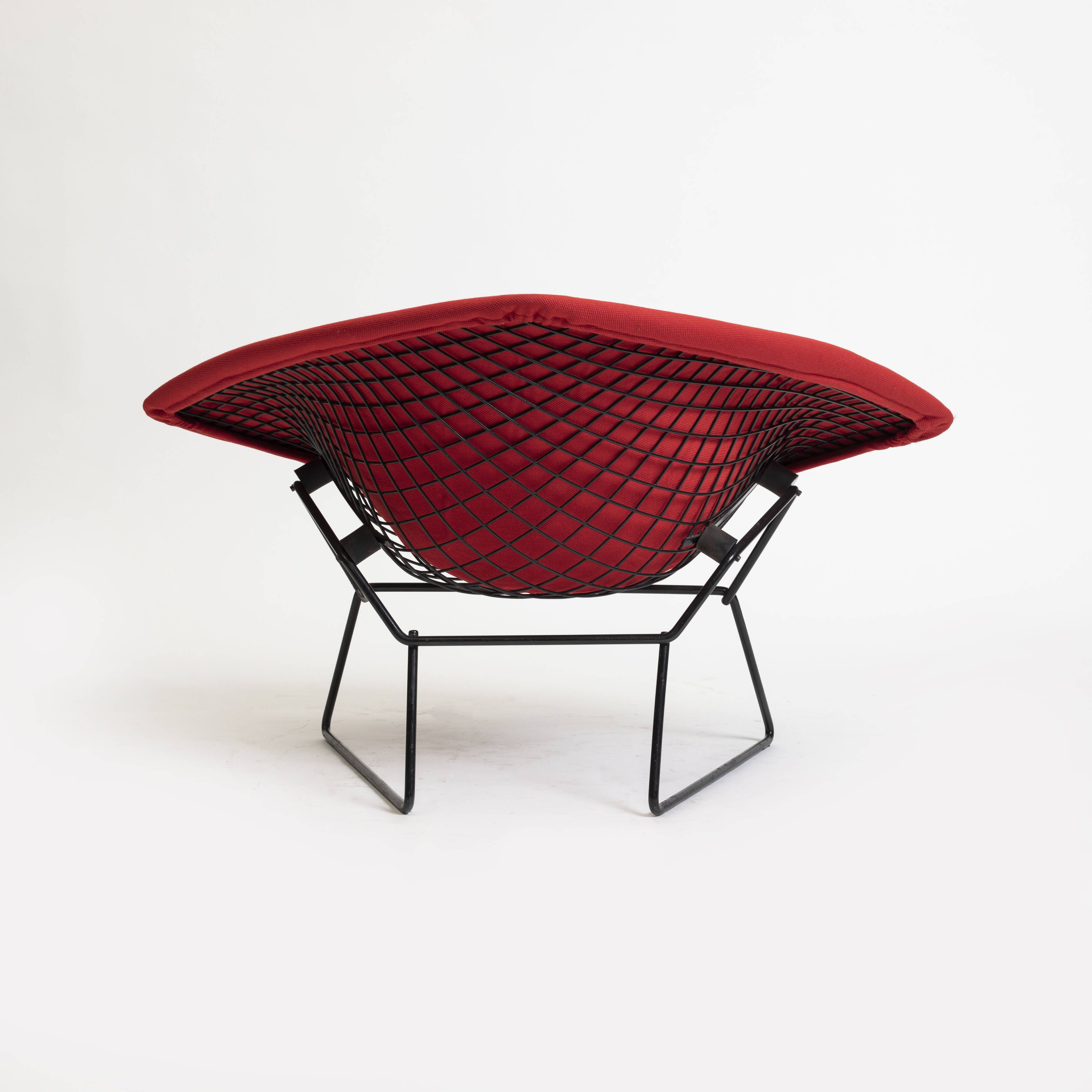 Large diamond chair by Harry Bertoia for Knoll, reupholstered. Circa 1960s