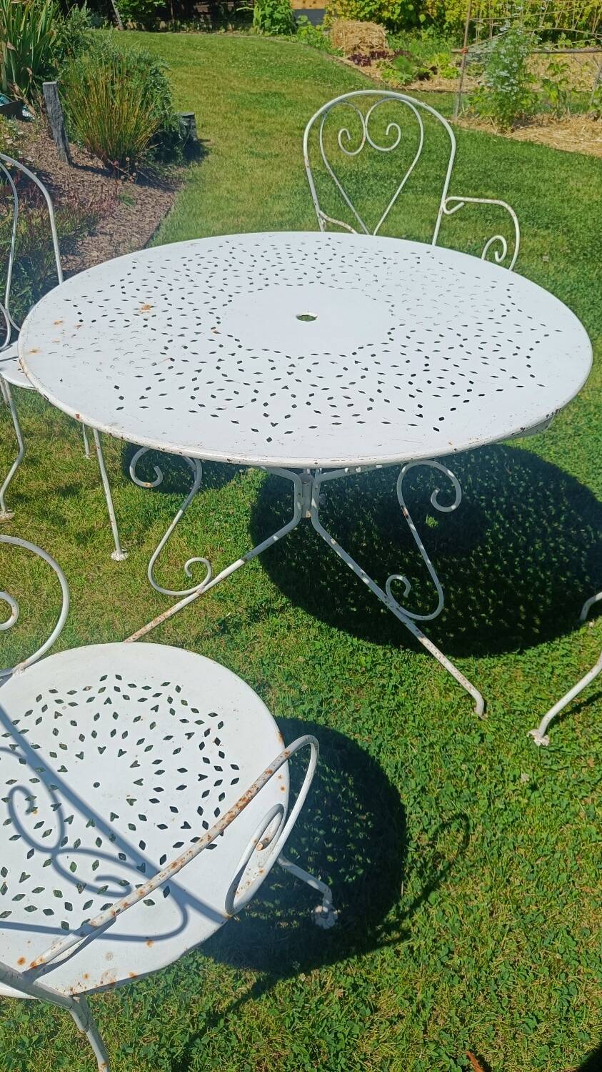 White wrought iron garden furniture