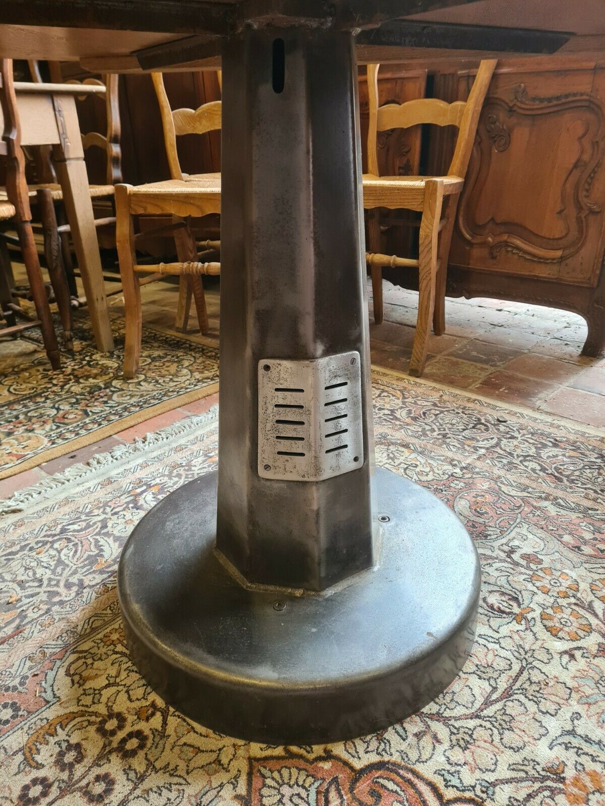 Table industrielle en fer et bois