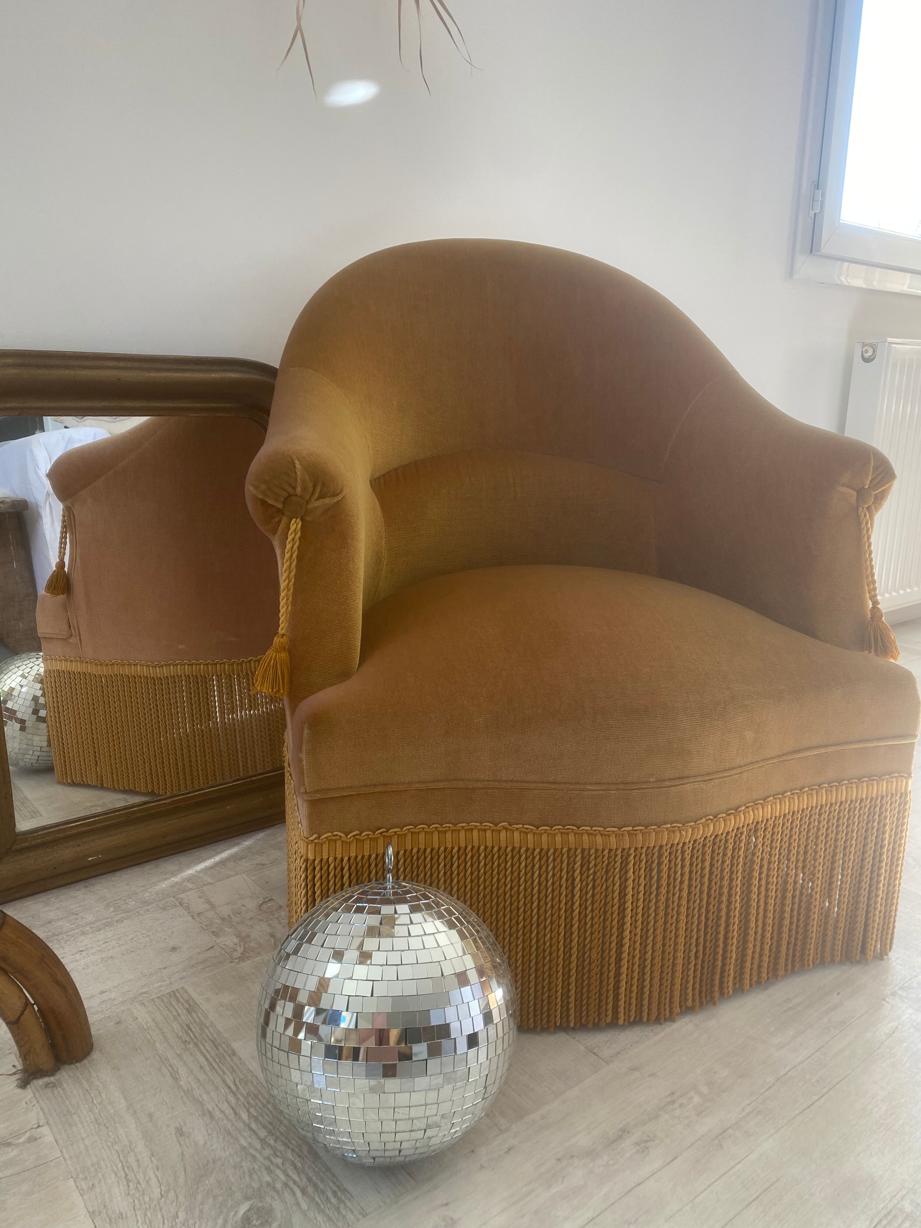 Toad armchair