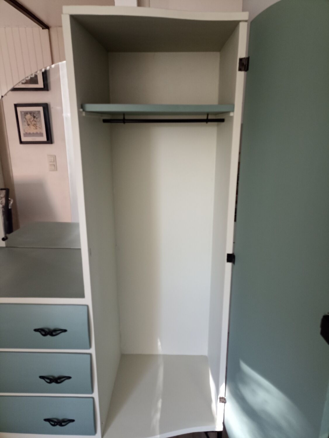 Asymmetrical chest of drawers
